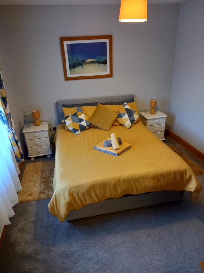 A New U Country Cottage Clynacartan Екстериор снимка