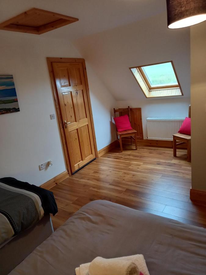 A New U Country Cottage Clynacartan Екстериор снимка