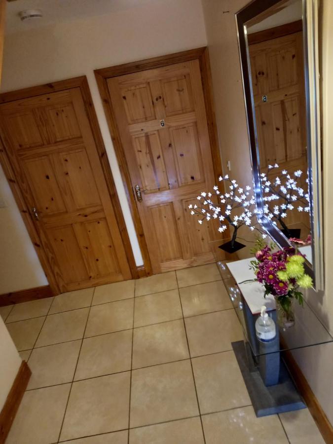 A New U Country Cottage Clynacartan Екстериор снимка