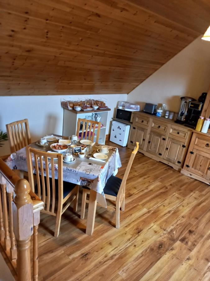 A New U Country Cottage Clynacartan Екстериор снимка
