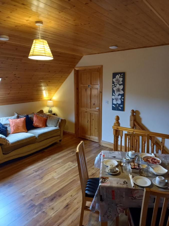 A New U Country Cottage Clynacartan Екстериор снимка